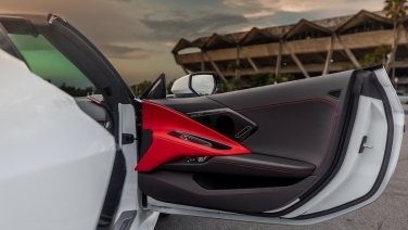 2025 Chevrolet Corvette Stingray Convertible Rental gallery image 7