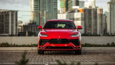 Lamborghini Urus Red gallery image 2
