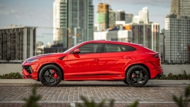 Lamborghini Urus Red gallery image 3