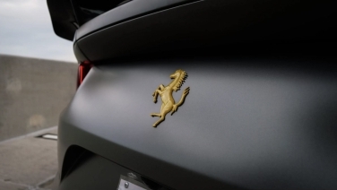 Ferrari 812 Superfast Gray gallery image 5