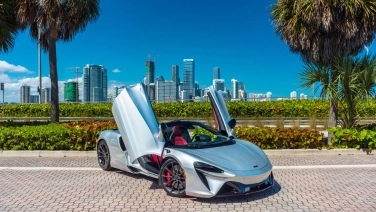 McLaren Artura Spider (Silver/Red) gallery image 1