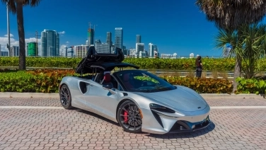 McLaren Artura Spider (Silver/Red) gallery image 2