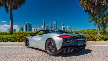 McLaren Artura Spider (Silver/Red) gallery image 15
