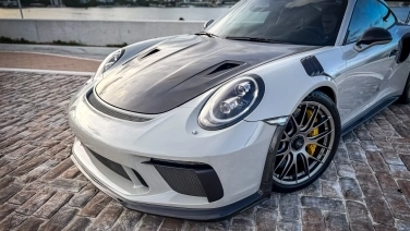 Porsche 911 GT3 RS Weissach Edition White gallery image 2