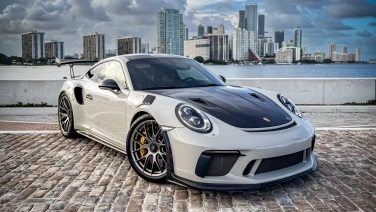 Porsche 911 GT3 RS Weissach Edition White car image