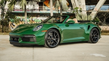 Porsche 911 Turbo S Cabriolet Green gallery image 2