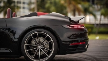 Porsche 911 Carrera S 992 gallery image 11