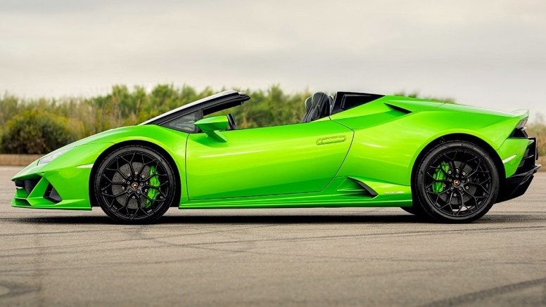Lamborghini Huracán EVO Spyder Rental in Miami: My Weekend Adventure image