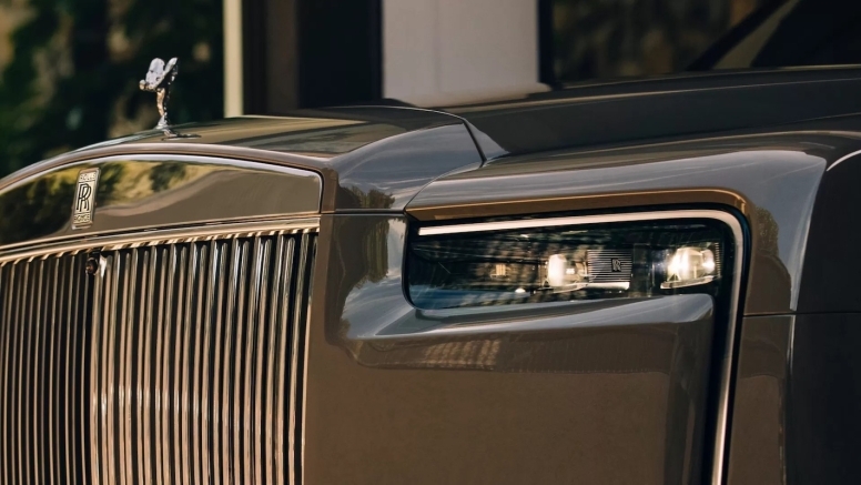 Drive the Standard of Success: Rolls-Royce Cullinan Miami image