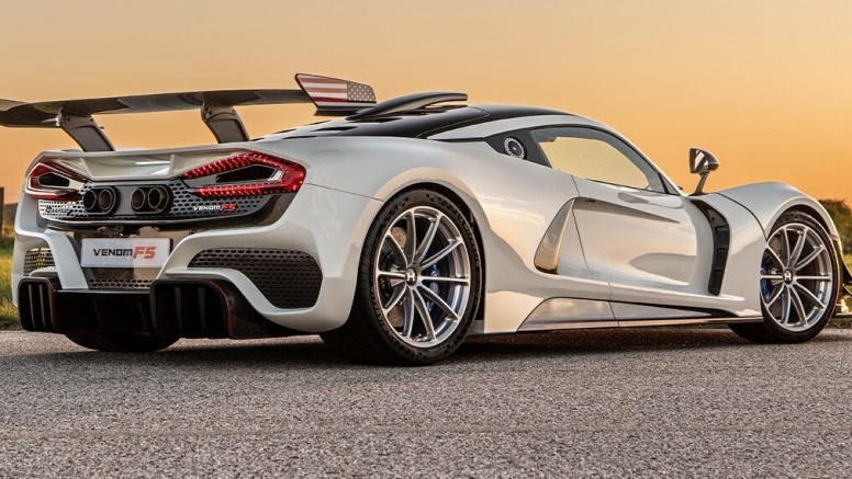 Exotic vs. Luxury: What’s the Difference When Renting Cars in Miami? image