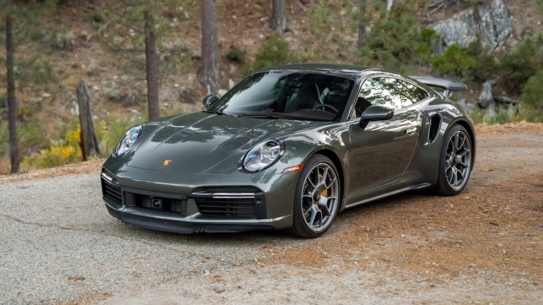 Porsche 911 Performance in Miami: Every Curve, Every Pulse, Every Drive image