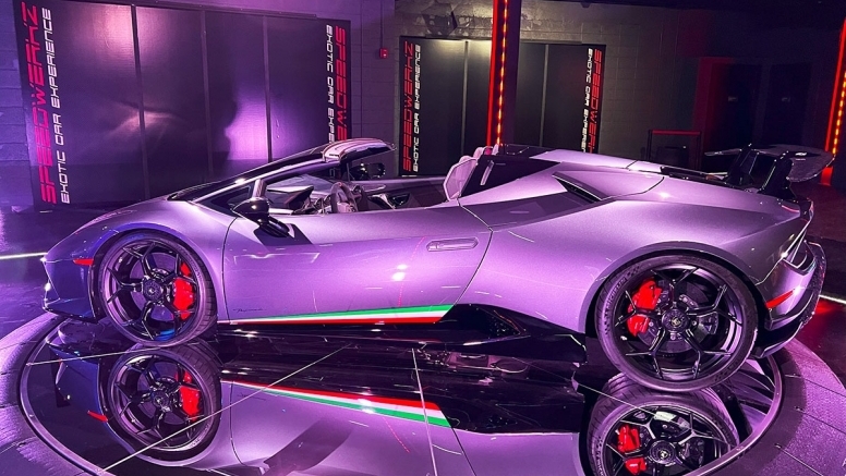 Miami Nightlife in Style: How a Luxury Car Elevates Every Evening image