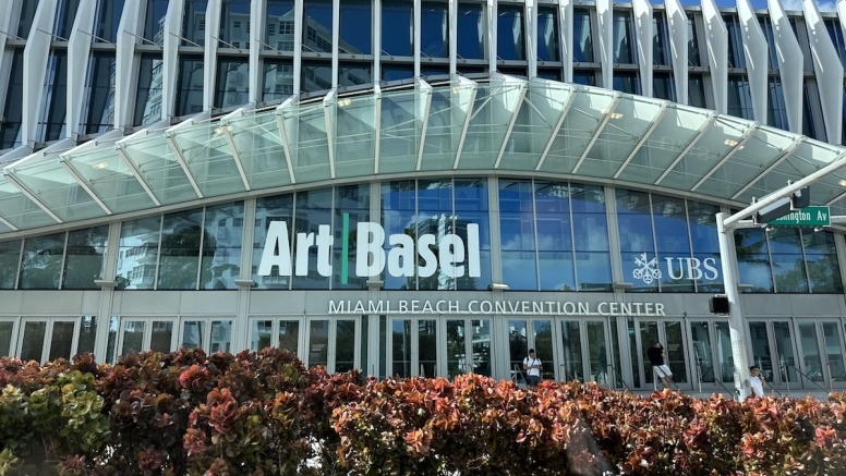Art Basel Miami Beach Hotel Delivery Guide: Fontainebleau, South Beach & Collins Avenue image