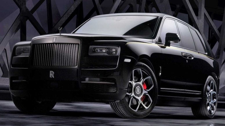 Black Elegance on Wheels: Renting a Rolls-Royce Cullinan in Miami image
