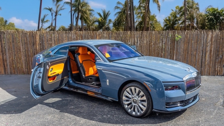 Timeless Sophistication: Why Rolls-Royce Rentals Define Miami Luxury image