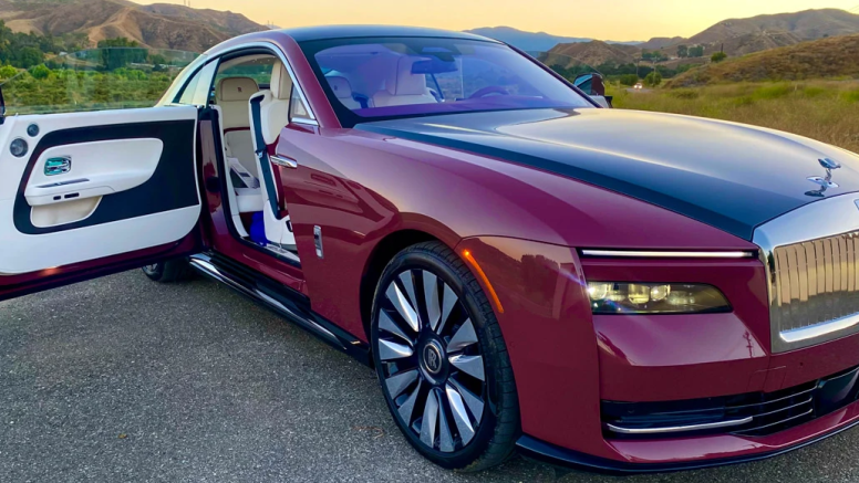 Miami’s First Electric Icon: Rent a Rolls-Royce Spectre image