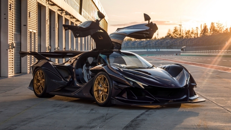 What You Need to Know about Renting Exotic Cars in Miami image