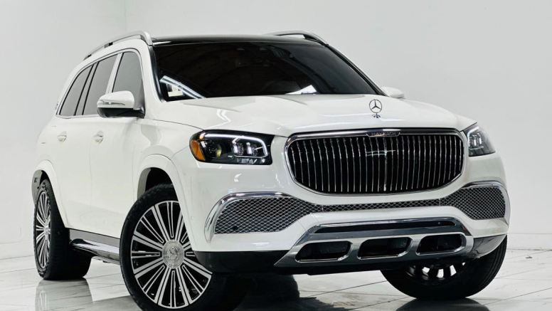 Pure Prestige: Experiencing Miami Luxury in the Mercedes-Maybach GLS 600 White image