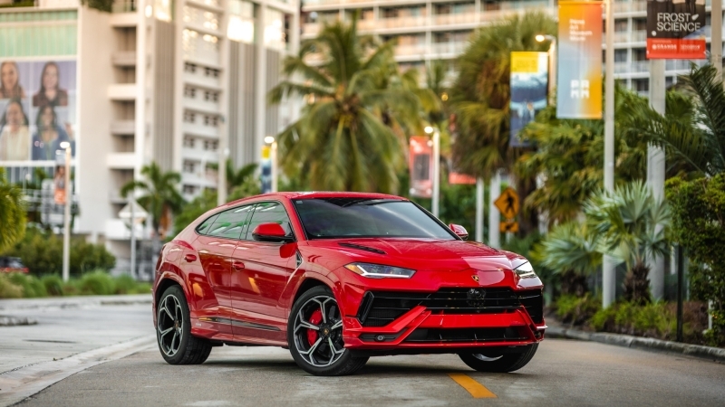 Lamborghini Urus S Rosso Mars car image