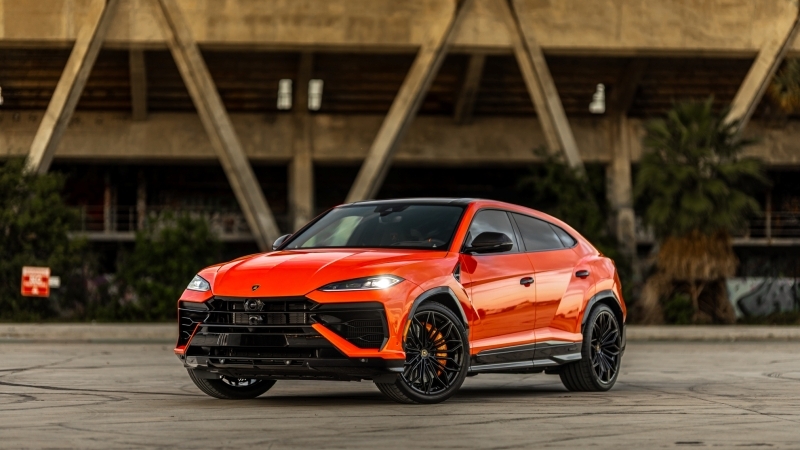 Lamborghini Urus SE 2026 Orange car image