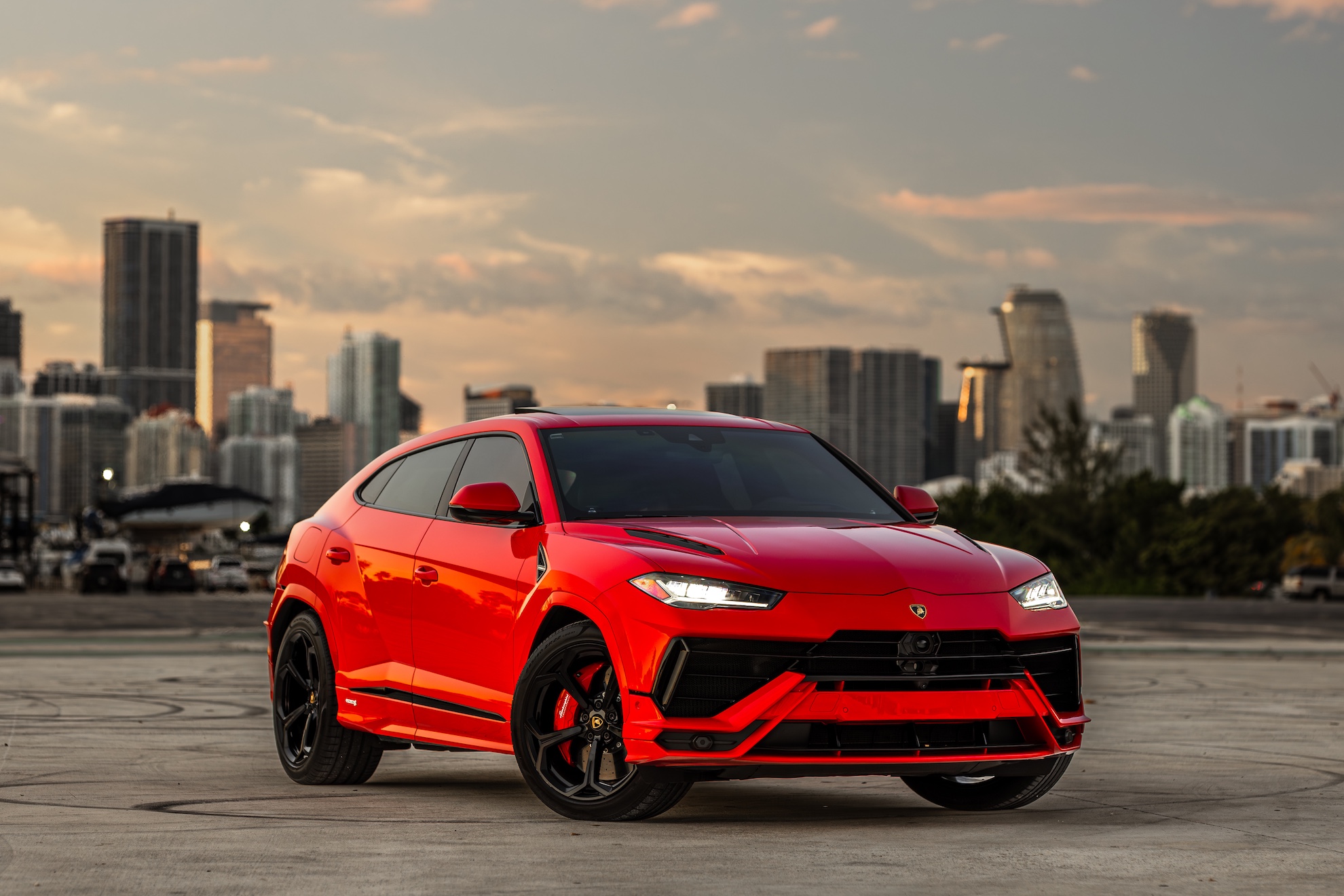 Lamborghini Urus Red car sidebar