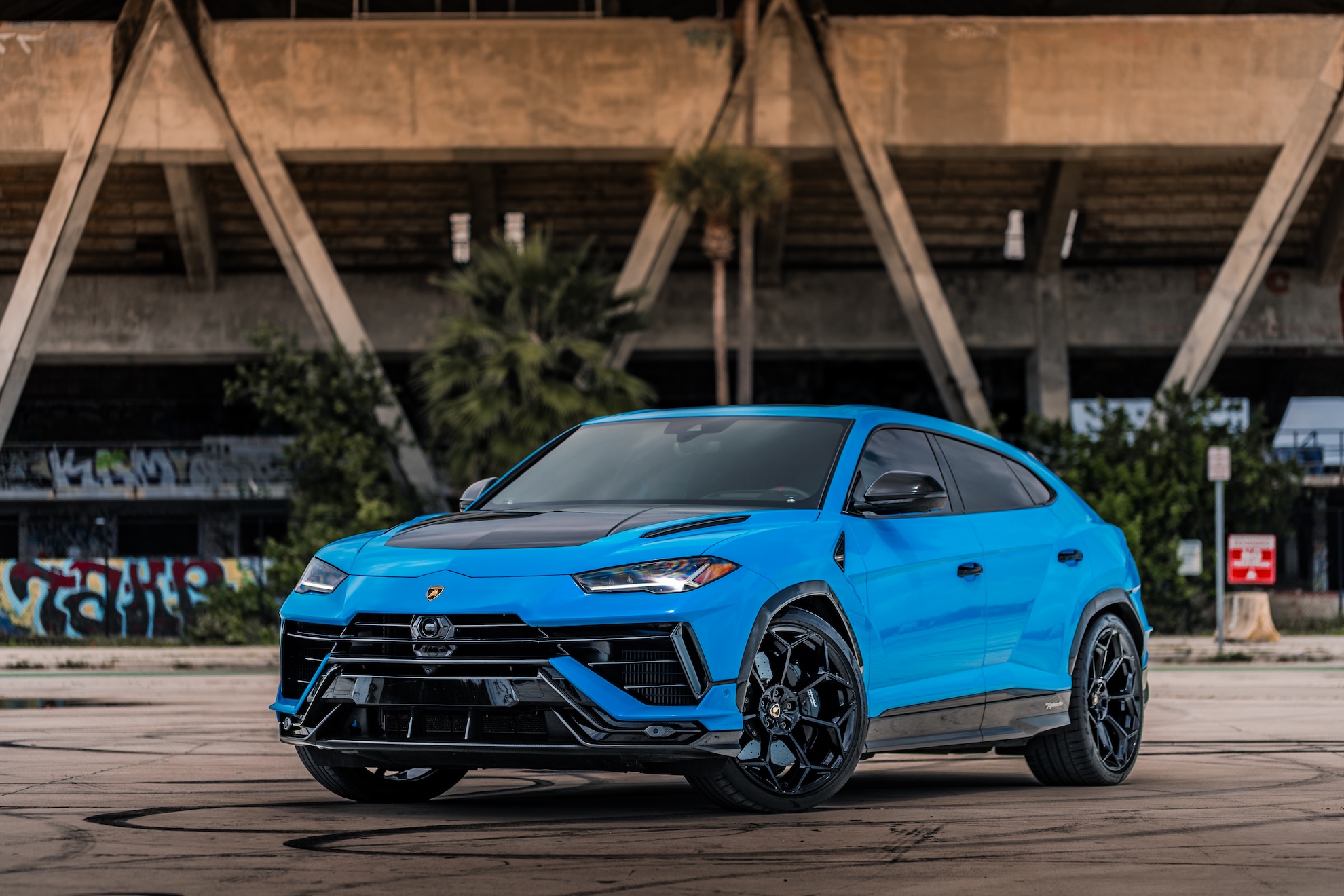 Lamborghini Urus Performante (Baby Blue) car sidebar